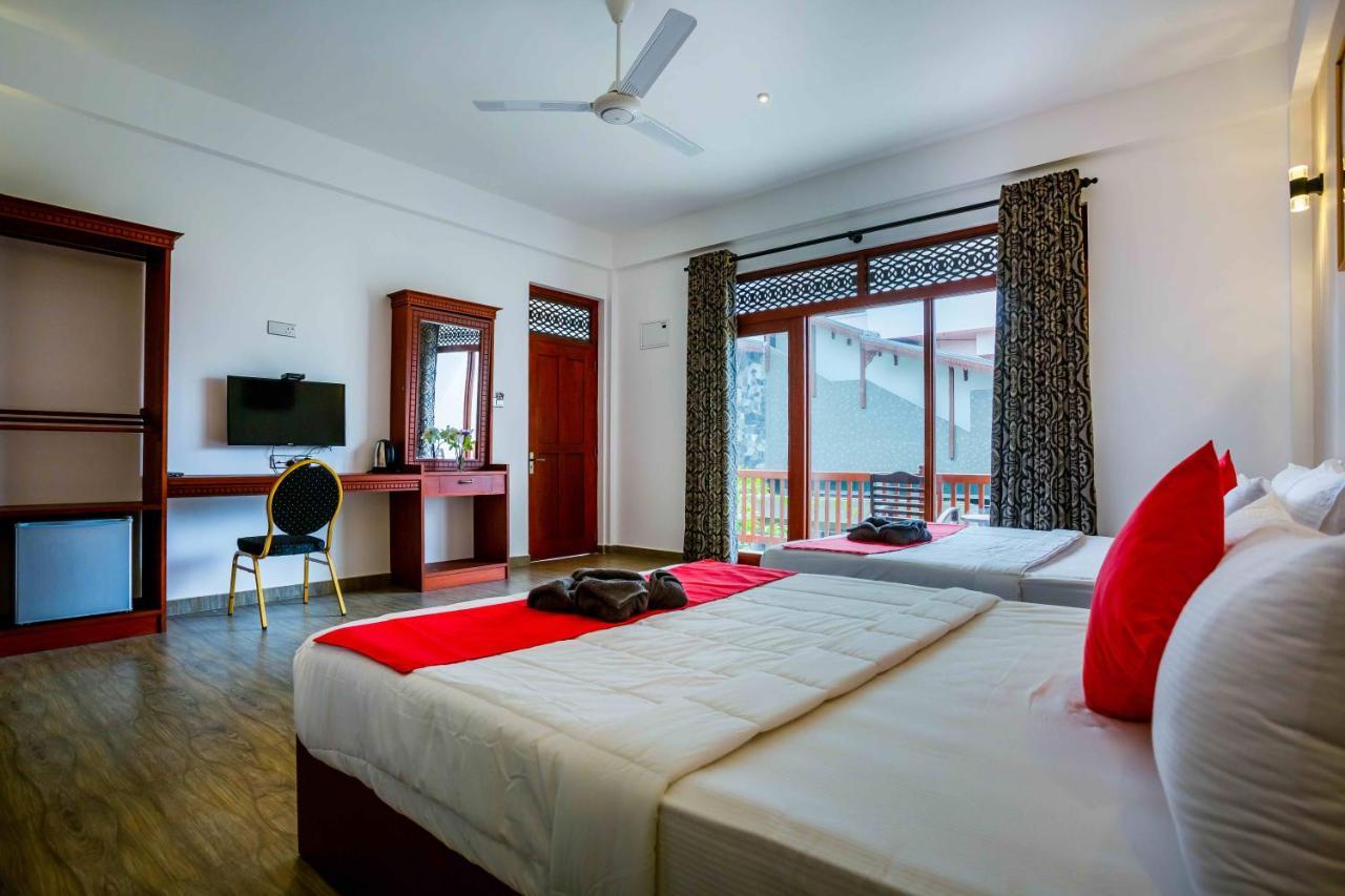 Polhena Grand Resort & Banquet Matara Eksteriør billede