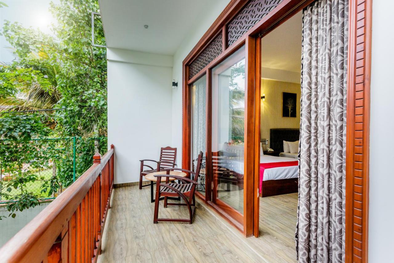 Polhena Grand Resort & Banquet Matara Eksteriør billede